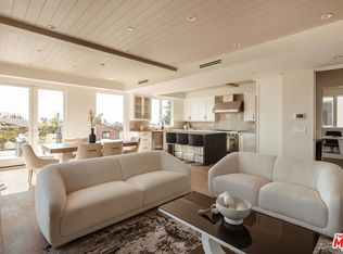 10725 Ashton Ave #101, Los Angeles, CA 90024