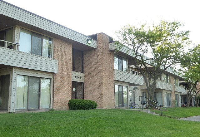 1st image of 925 N Sterling Ave Unit 108