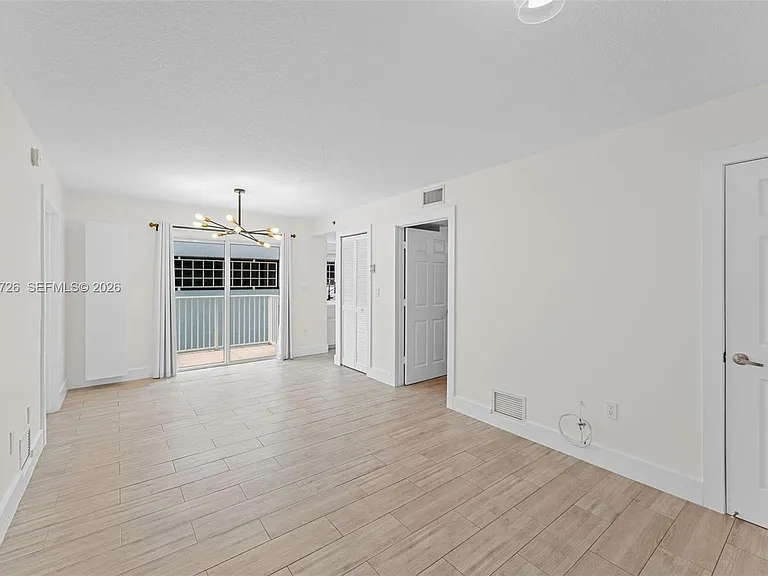 2415 NW 16th Street Rd #306 — Photo 6