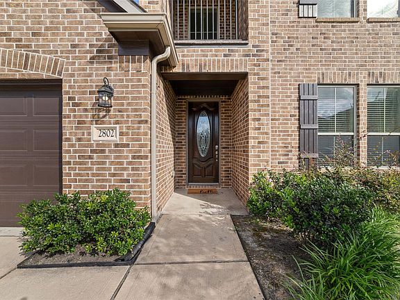 3rd image of 2802 Knotty Forest Dr