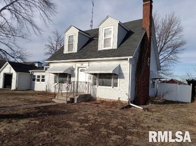1st image of 101 W Oak St