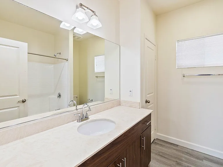 LuxLiv Apartments — Photo 13