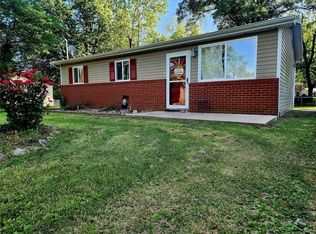 34147 William Ln, Brighton, IL 62012