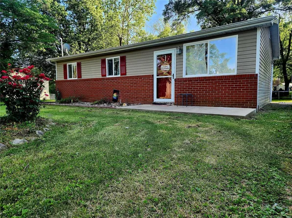 34147 William Ln, Brighton, IL 62012