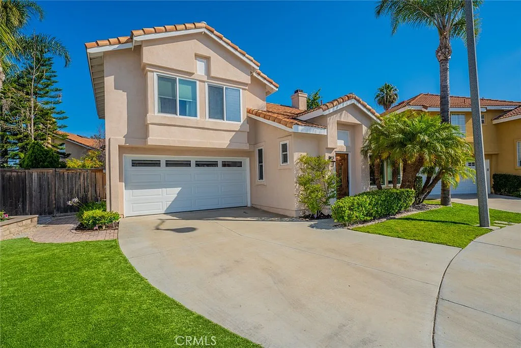 4 bed, 2.5 bath, 1687 sqft, $4,950 — Photo 2
