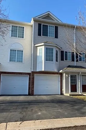 2951 Village Cir Photo 1