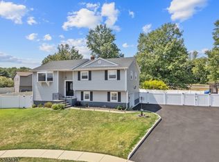 83 Larkspur Ln, Clifton, NJ 07013