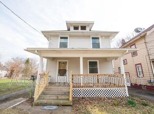 284 Gordon Dr, Akron, OH 44302