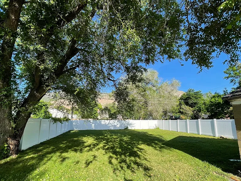 2356 Tyler Ave — Photo 23