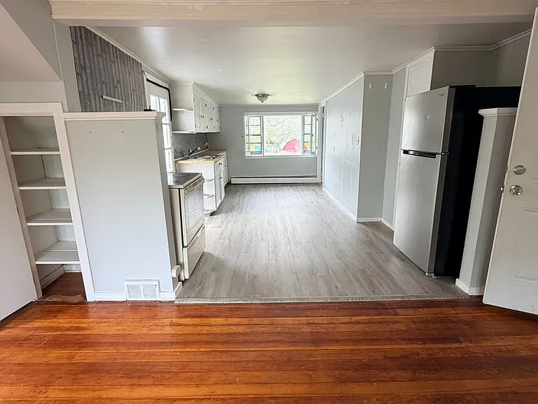 618 Cross St — Photo 3
