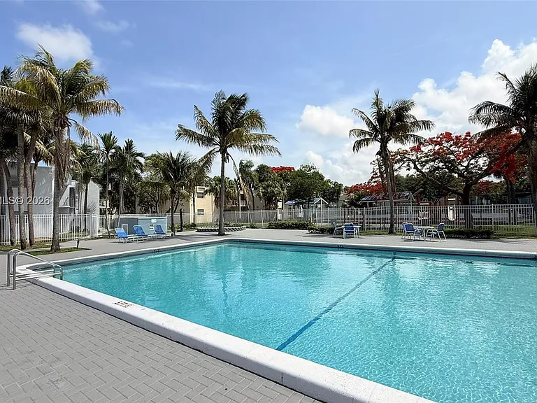 415 Executive Center Dr #203 — Photo 26