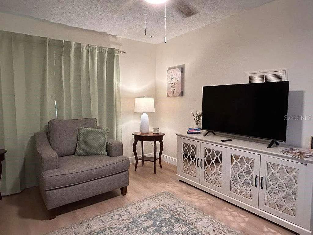 2 bed, 1.0 bath, 792 sqft, $1,850 — Photo 3