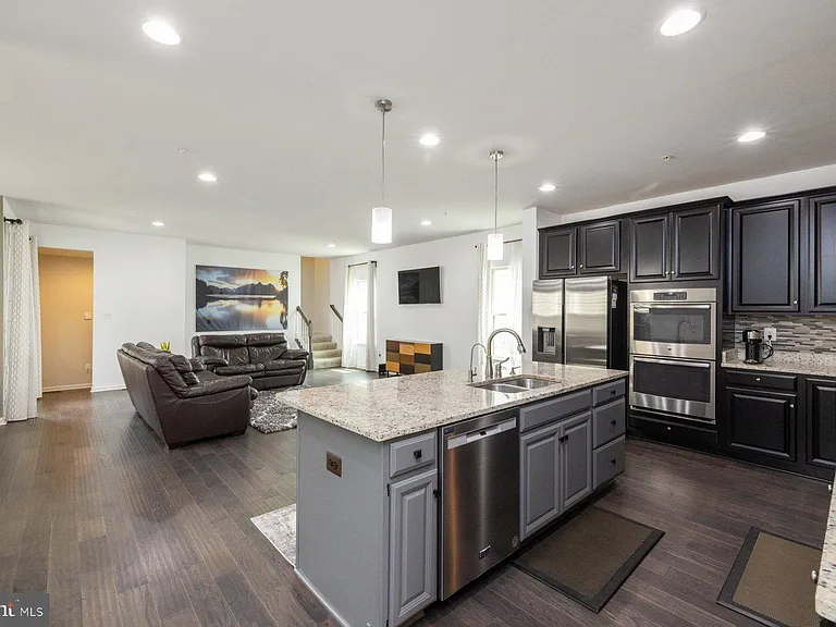 5861 Oakdale Village Rd — Photo 5