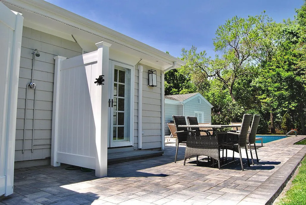 Southampton Village Summer Retreat — Photo 4
