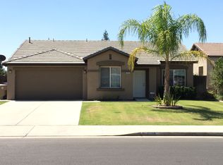 10019 Grand View Summit Dr, Bakersfield, CA 93311