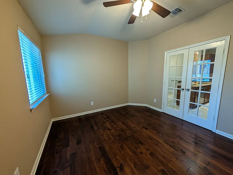 1337 Lauren St — Photo 17