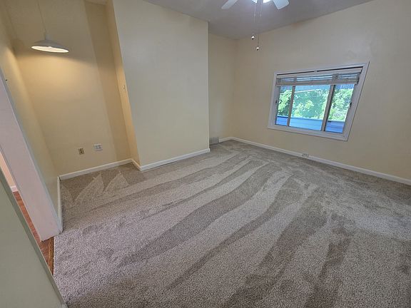 5th image of 313 Rinne St
