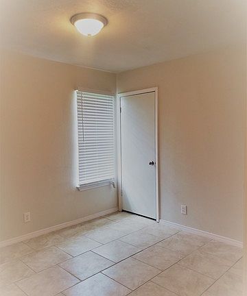 5th image of 4914 Enid St