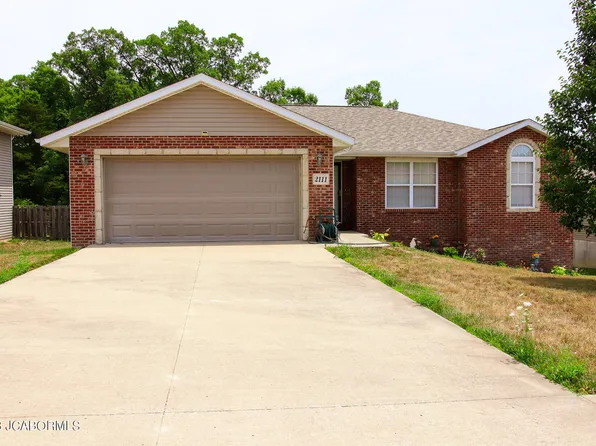 2111 Hampshire Dr, Jefferson City, MO 65109