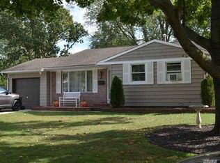 83 Wagon Ln, Centereach, NY 11720