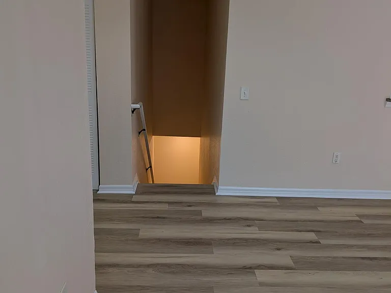 350 Crestwood Cir #201 — Photo 24