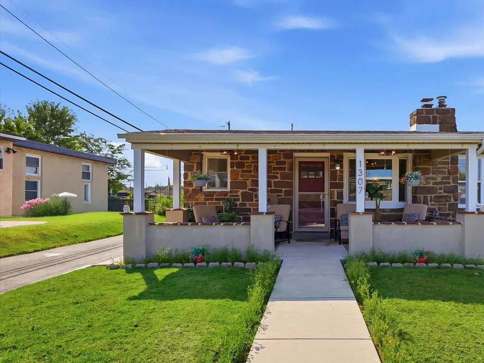 1307 Midland Rd