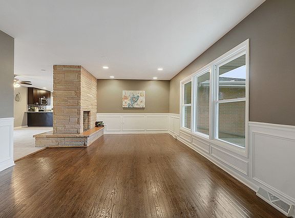2nd image of 18840 W Louise Dr