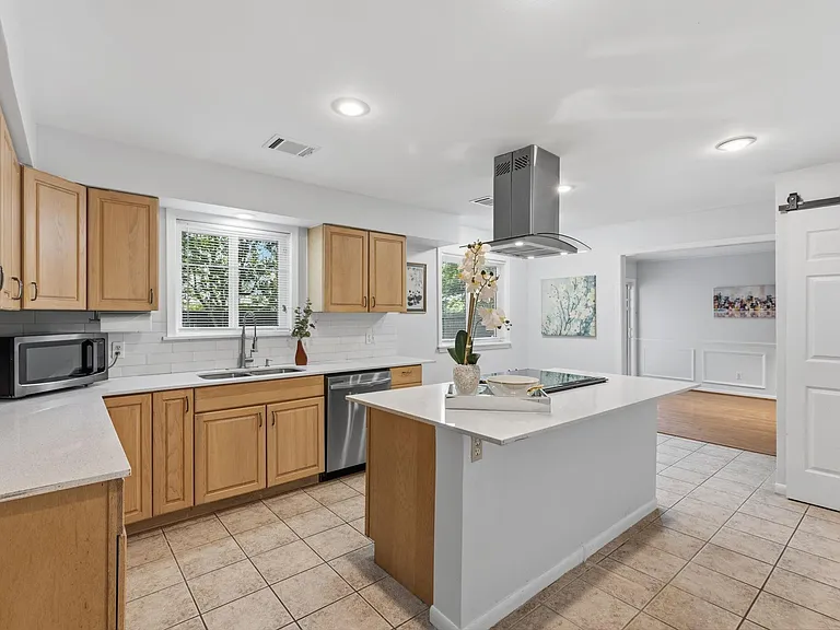 5410 Indigo St — Photo 13
