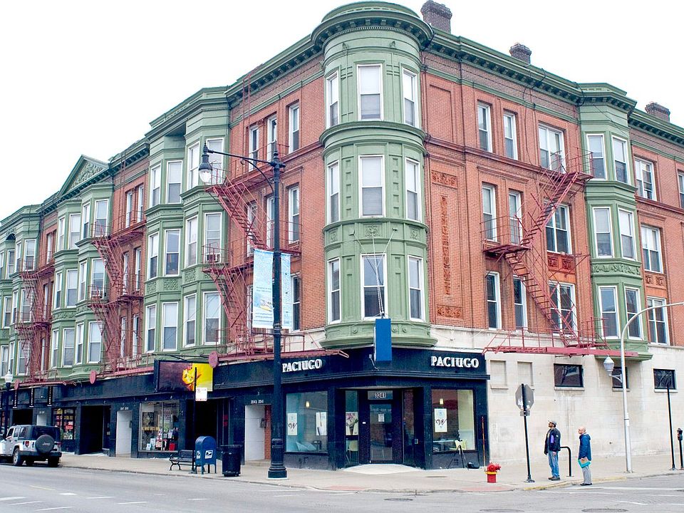 2nd image of 3241 N Broadway St APT 1A