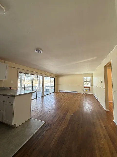 2 bed, 1000 sqft, $1,550 — Photo 2