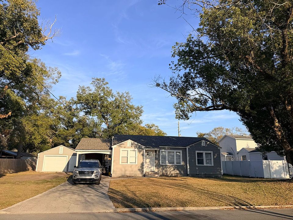1st image of 831 Floral Dr