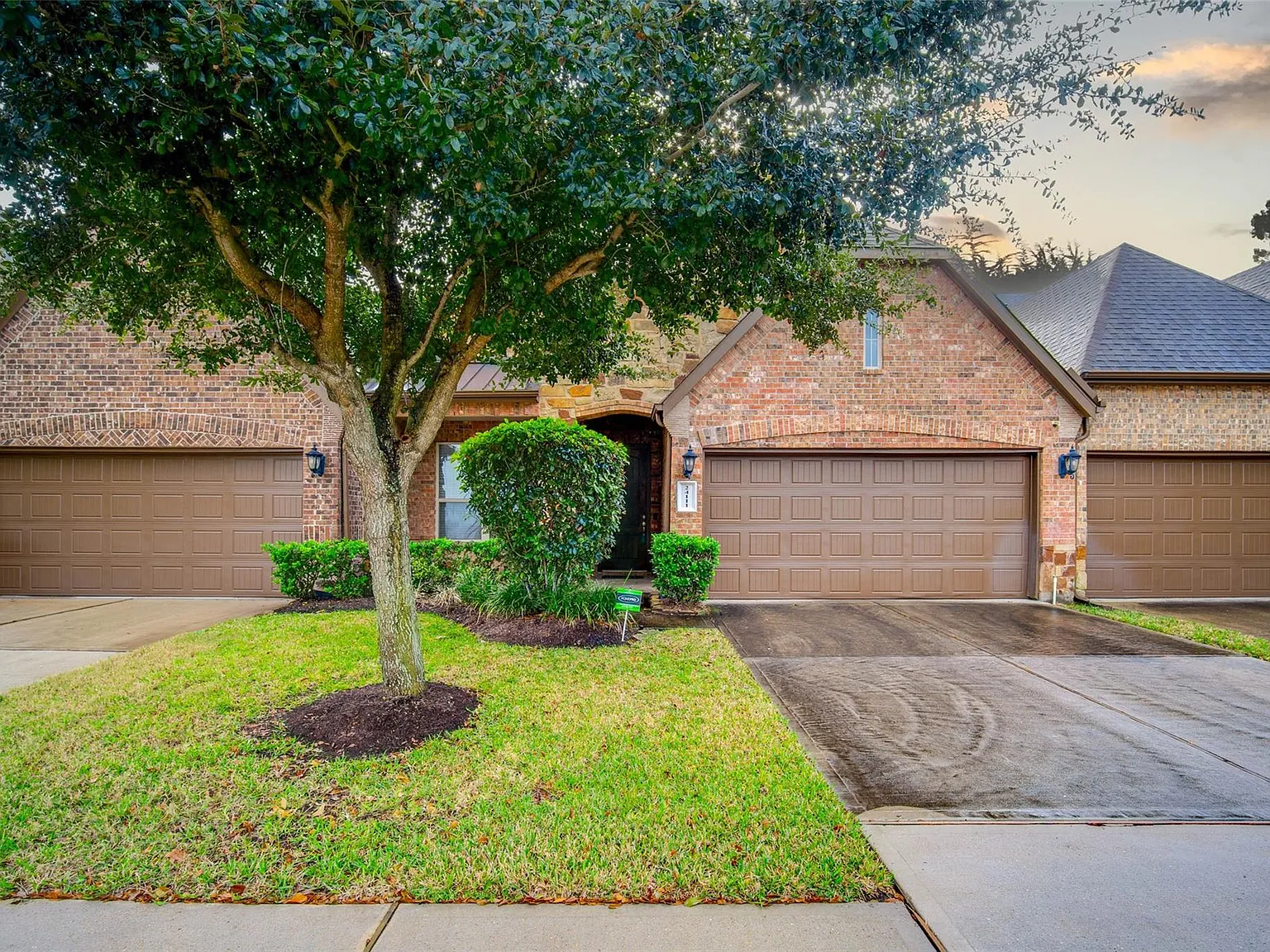 3 bed, 6.0 bath, 2881 sqft, $3,200 — Photo 2