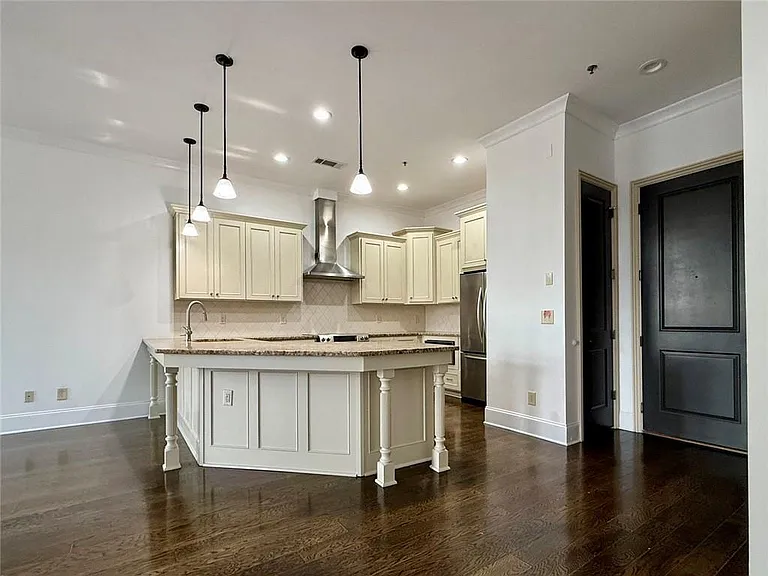 360 Chambers St #155 — Photo 6