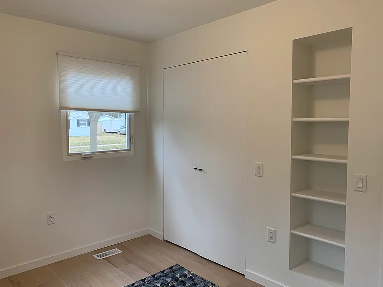 601 E Washington St — Photo 21