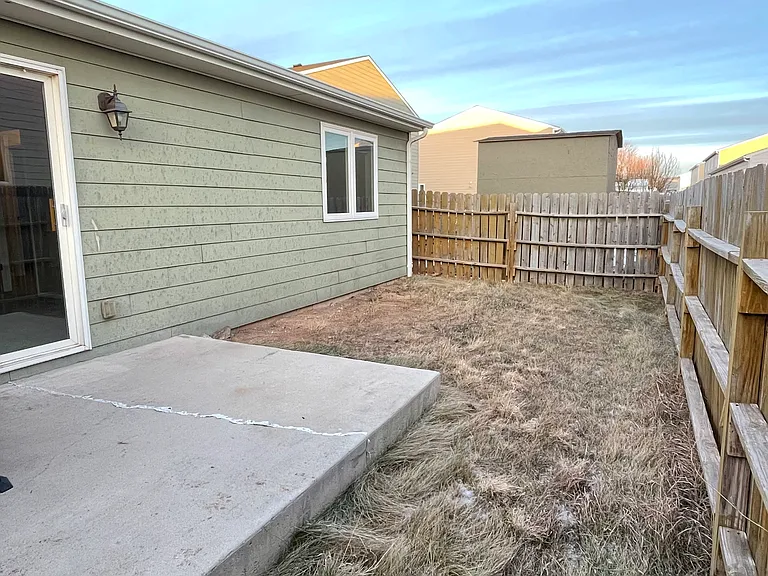 Boswell Dr — Photo 4