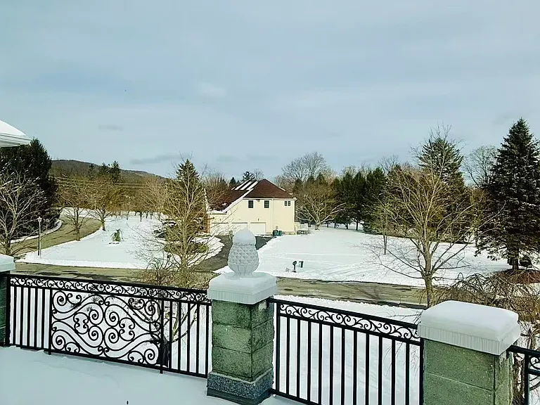 Cammeyer Ct — Photo 7