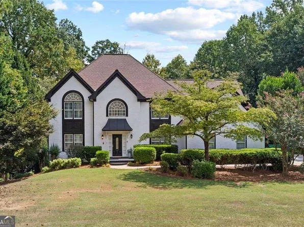 5502 Oakwood Dr, Stone Mountain, GA 30087