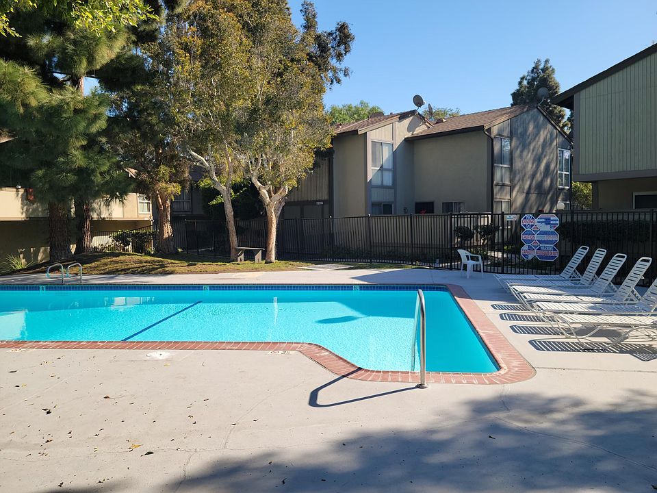 1st image of 809 W 232nd St Unit G