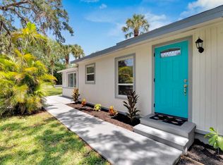 1395 Lake Ave SE, Largo, FL 33771