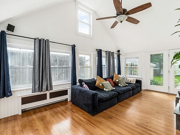 2nd image of 9 Orleans Ave