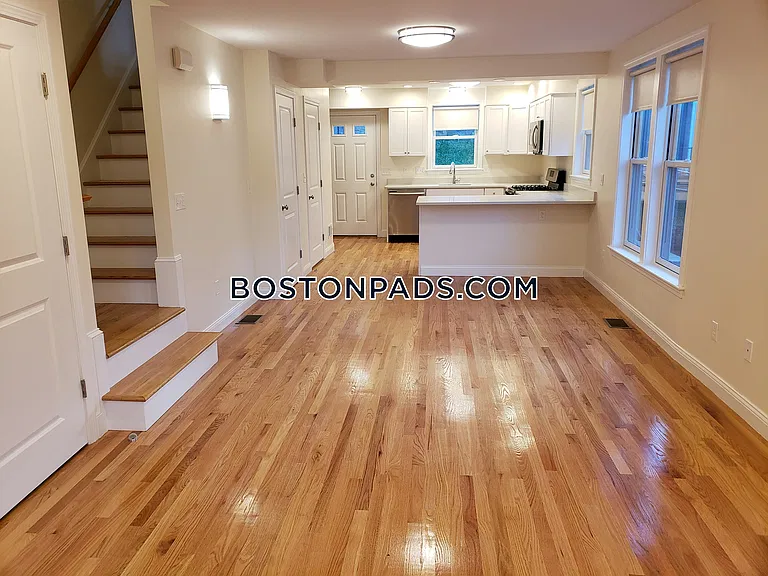 96 Waumbeck St #3 — Photo 7