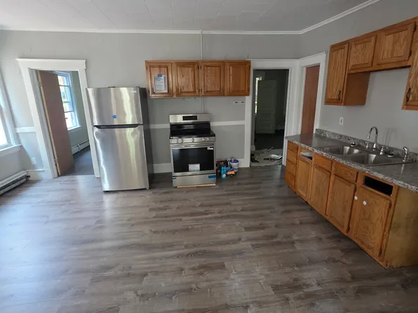 10 Thompson Ct, Enfield, CT