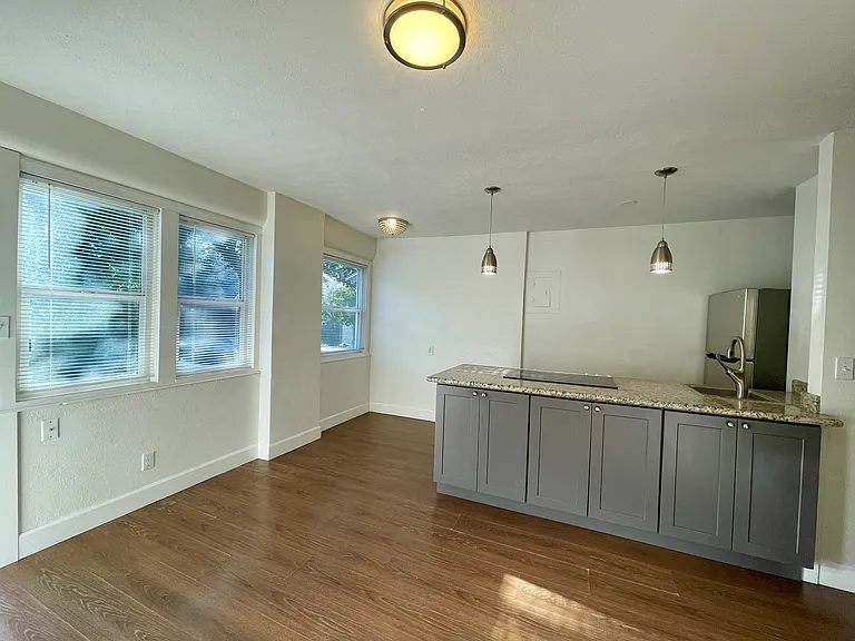 1314 W 9th Ave — Photo 2