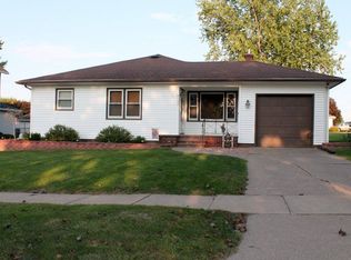 132 S Stephens St, Preston, IA 52069