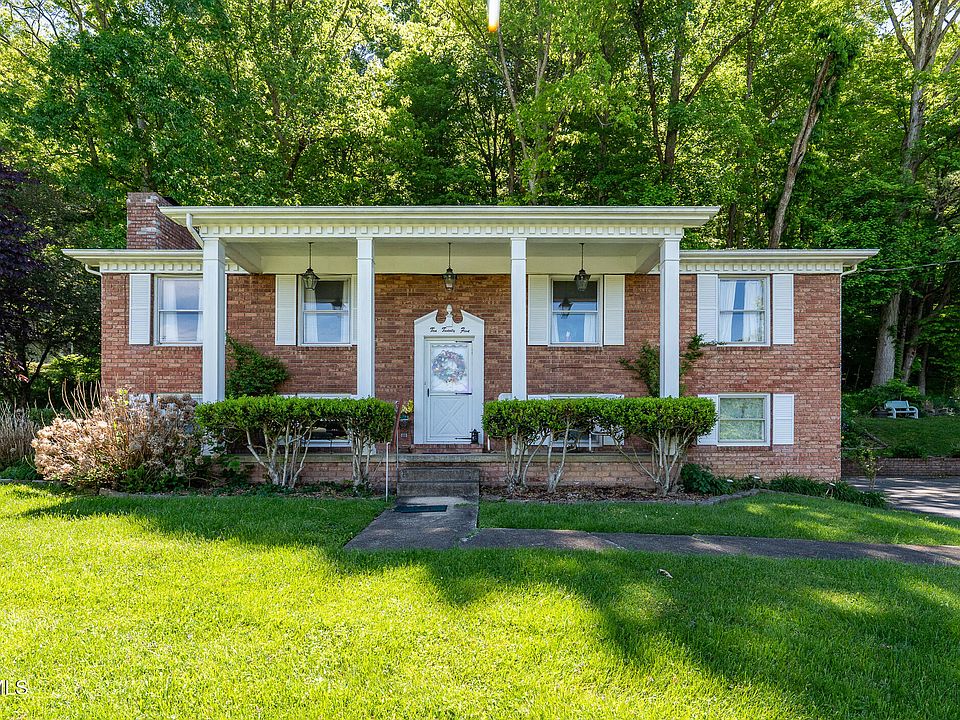 1st image of 1025 Eastbrook Dr