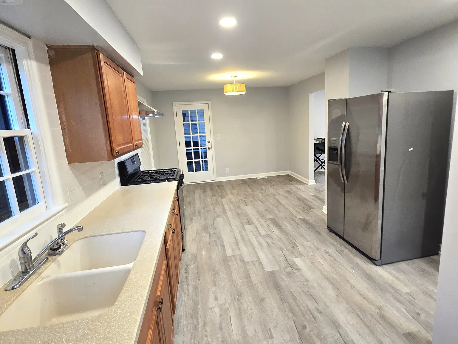 3 bed, 1152 sqft, $1,850 — Photo 3