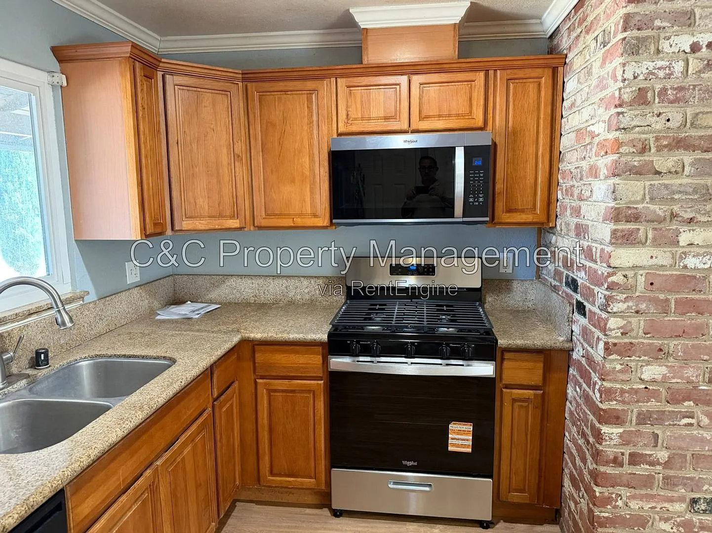 3 bed, 2.0 bath, 1200 sqft, $2,450 — Photo 2