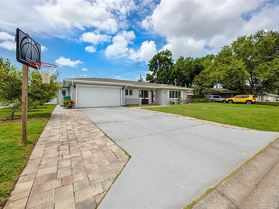 3rd image of 1833 Hunt Ln