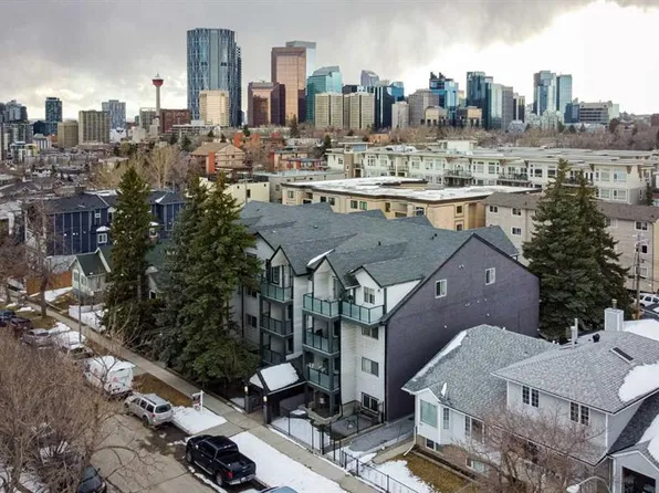 717 SW 4a St NE #204, Calgary, AB T2E 3W1