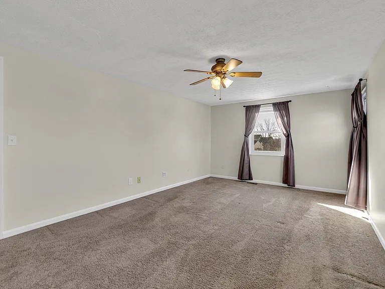 880 Ruskin Dr — Photo 22